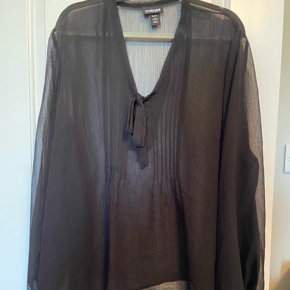 Lane Bryant 26/28 black sheer top. V neck with a bow - Picture 1 of 3